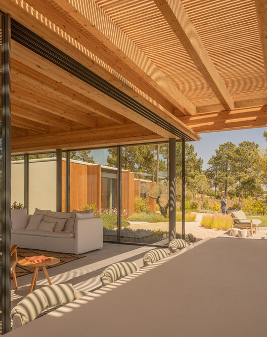 Residencia CR / Jacobsen Arquitetura Residencia CR / Jacobsen Arquitetura - Fotografía interior, Madera, Fijación Vigas