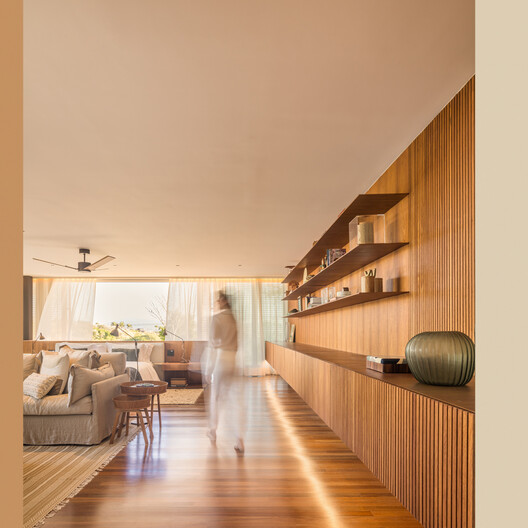 Residencia TM / Jacobsen Arquitetura Residencia TM / Jacobsen Arquitetura - Fotografía interior, Sala de estar, Madera