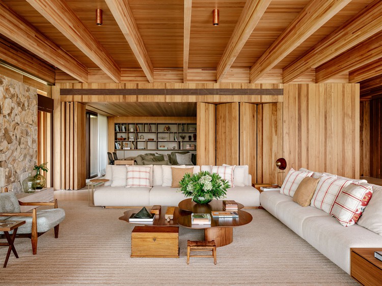 AMS Residence / Jacobsen Arquitetura - fotografía de interiores, salón, madera, sillas