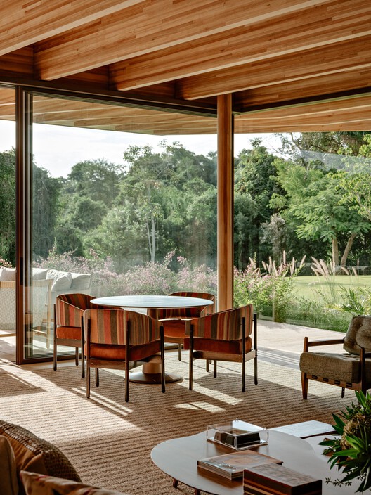 AMS Residence / Jacobsen Arquitetura - fotografía de interiores, comedor, madera, sillas