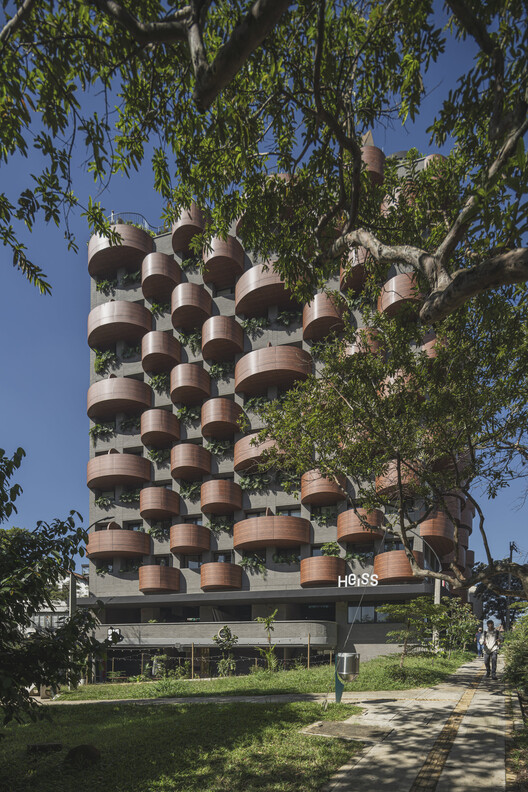 Hotel/Plan de Hayes: B Arquitecto - Fotografía exterior, Balcón