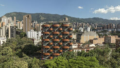 HEISS HOTEL / Plan:b arquitectos