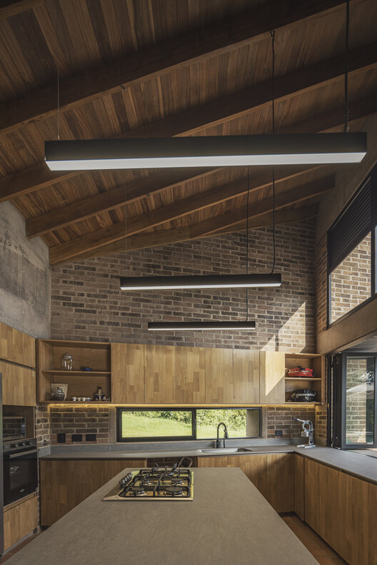 Casas en Siria 02/Plan: B Architects - Fotografía interior, cocina, vigas fijas