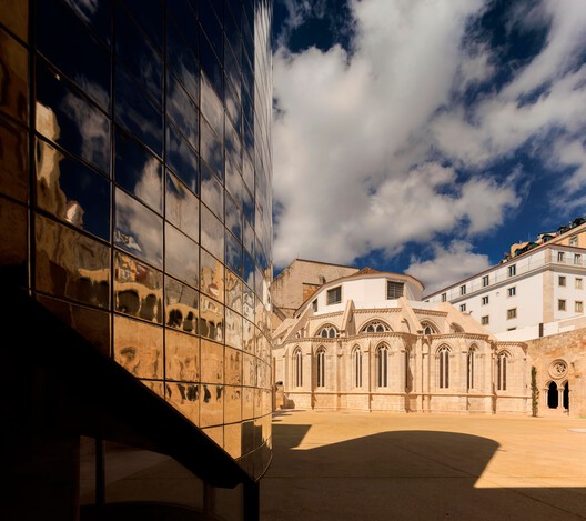 Restoration and Enhancement of the Patriarchal Cathedral of Lisbon, Installation of the Archaeological Center, and Restoration of the Upper and Lower Cloisters / Adalberto Dias Arquitecto lda - Exterior Photography