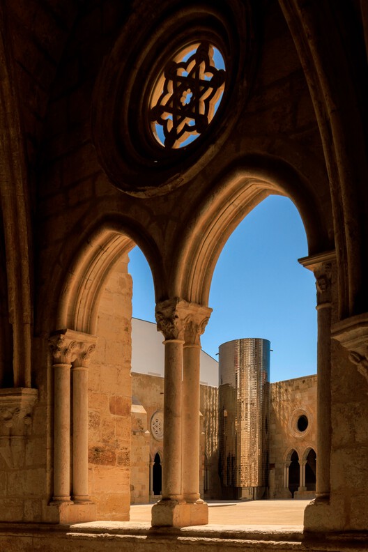 Restoration and Enhancement of the Patriarchal Cathedral of Lisbon, Installation of the Archaeological Center, and Restoration of the Upper and Lower Cloisters / Adalberto Dias Arquitecto lda - Image 10 of 37
