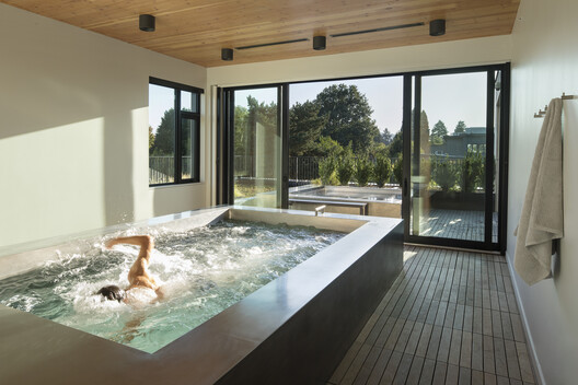 埃伦·布朗宁大楼 / Hacker Architects - 室内图, 厨房, 浴缸