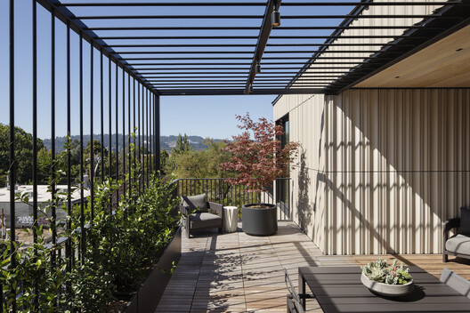 埃伦·布朗宁大楼 / Hacker Architects - 建筑图, 阳台, 露台, 花园, 天井, 庭院