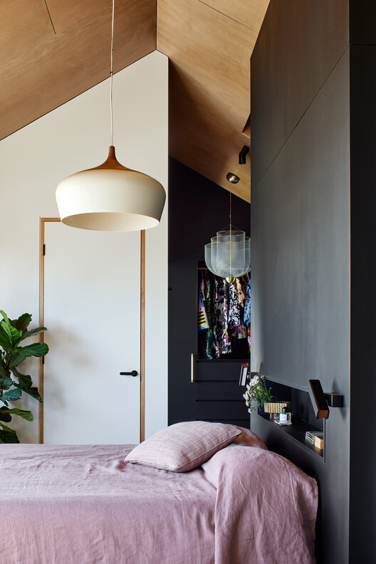 Maree House / Circle Studio Architects Maree House / Circle Studio Architects - Interior Photography, Lighting, Bedroom, Bed