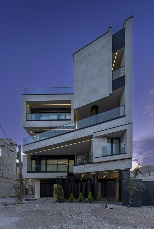 Doa Residential Building / White Cube Atelier - Exterior Photography, Concrete, Balcony