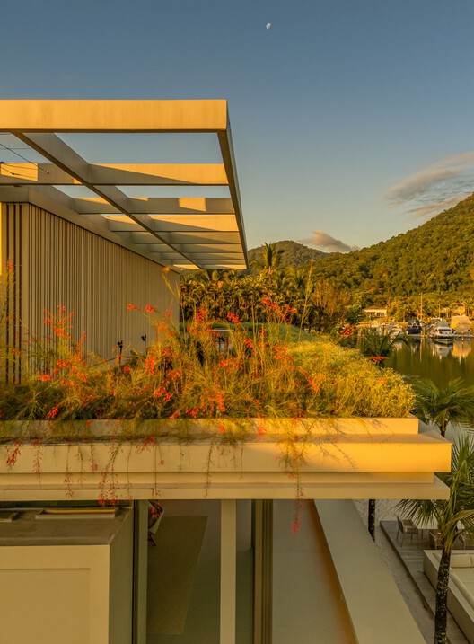 Residencia BRM / Jacobsen Arquitetura - Imagen 23 de 25