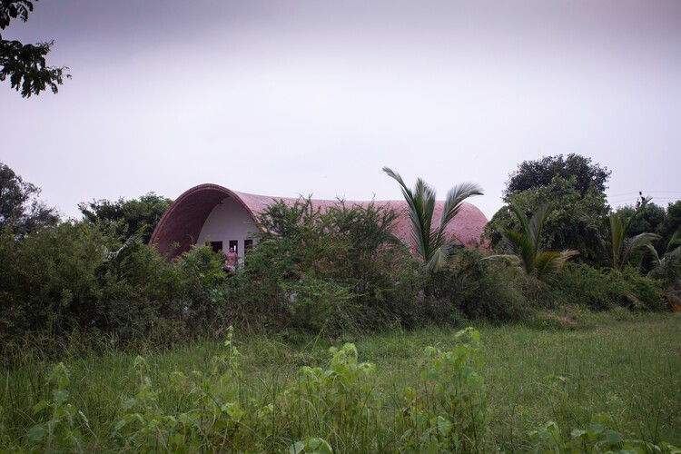 Tibdewal Weekend Home / Studio Dot - More Images