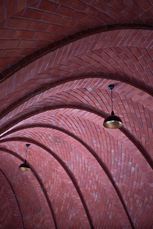 Tibdewal Weekend Home / Studio Dot Tibdewal Weekend Home / Studio Dot - Interior Photography, Brick, Arch, Arcade