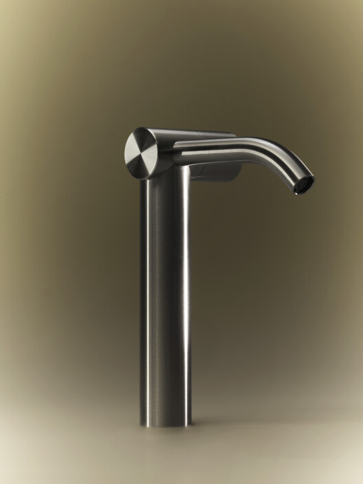 Precision, Purity, and the Poetics of Stainless Steel for Contemporary Bathrooms - Image 6 of 14