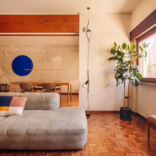 Apartamento Primeiro Esquerdo / há.atelier - Fotografia de Interiores, Dormitório, Madeira, Iluminação