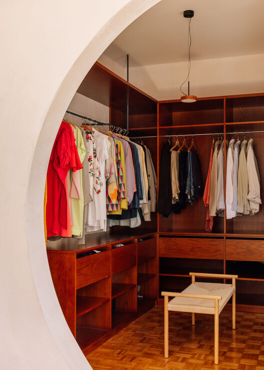 Apartamento Primeiro Esquerdo / há.atelier - Fotografia de Interiores, Armário, Madeira