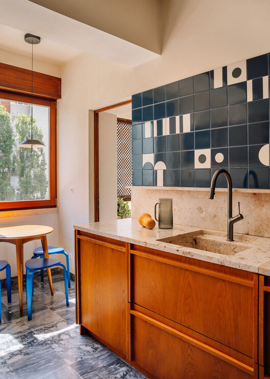 Apartamento Primeiro Esquerdo / há.atelier - Fotografia de Interiores, Cozinha, Bancada, Madeira, Pia