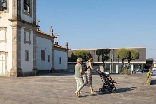 Junta de Freguesia de Vermoim / Rui Mendes Ribeiro - Fotografia de Exterior