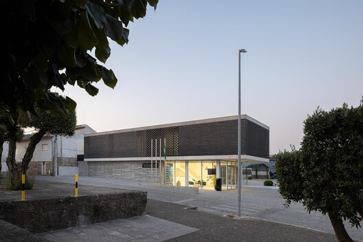 Junta de Freguesia de Vermoim / Rui Mendes Ribeiro - Imagem 18 de 32