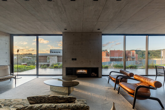 Casa RJ / Oficina Conceito Arquitetura - Fotografía interior, Sala de estar, Concreto