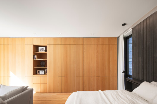 The House of la Baie de l’Ours / ACDF Architecture - Interior Photography, Bedroom, Wood, Bed, Door, Closet