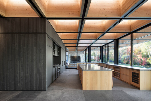 The House of la Baie de l’Ours / ACDF Architecture - Interior Photography, Kitchen, Wood, Glass, Countertop, Beam