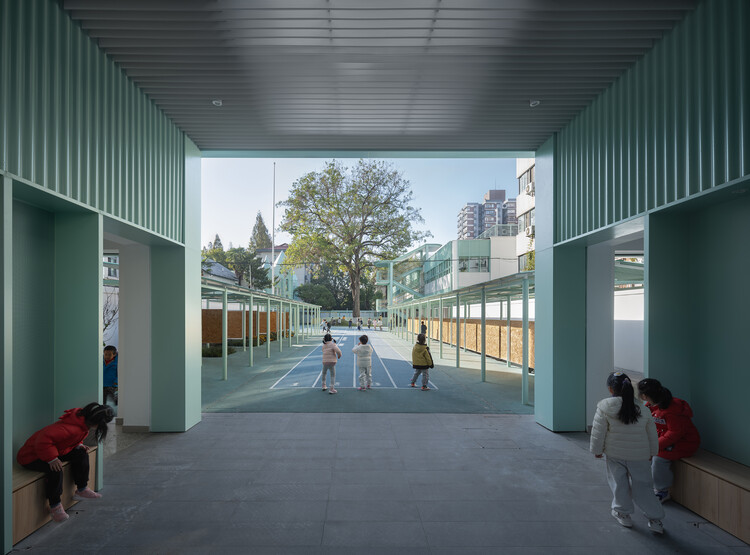 NJU / Antelier Jian - Actualizaciones de Jia Children's Garden - Fotografía interior, concreto