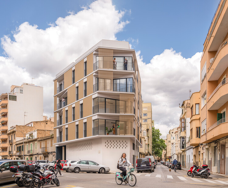 Edificio residencial Foners/Gon Architects - Fotos exteriores, Balcón