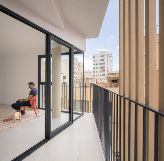 Edificio Residencial Foners / gon architects - Fotografía interior, Balcón