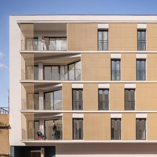 Edificio Residencial Foners / gon architects - Fotografía exterior, Balcón