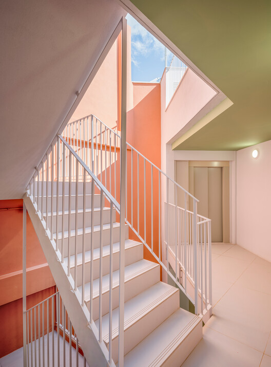 Edificio Residencial Foners / gon architects - Imagen 17 de 35