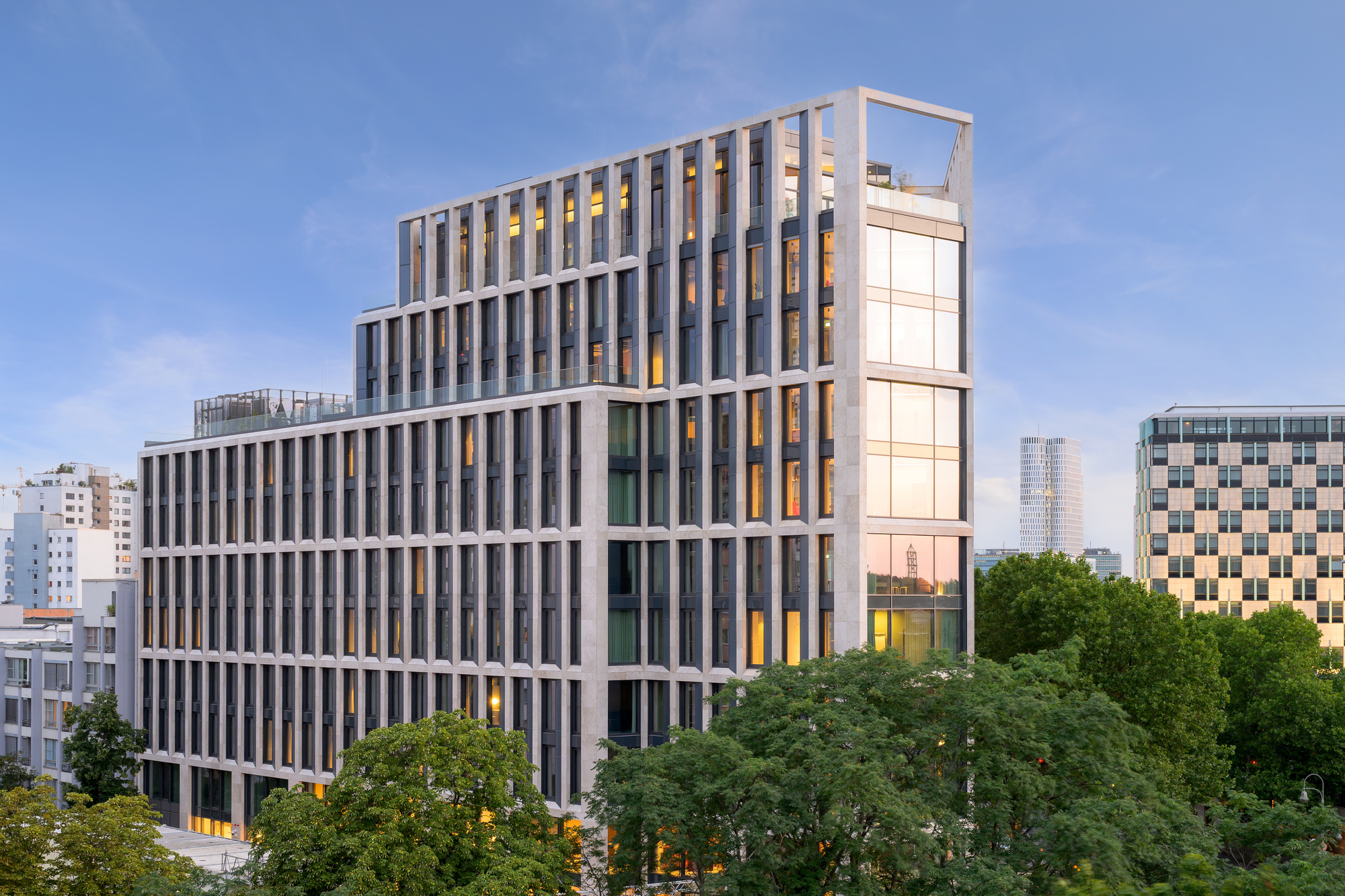 B-One Office Building / CF Mller