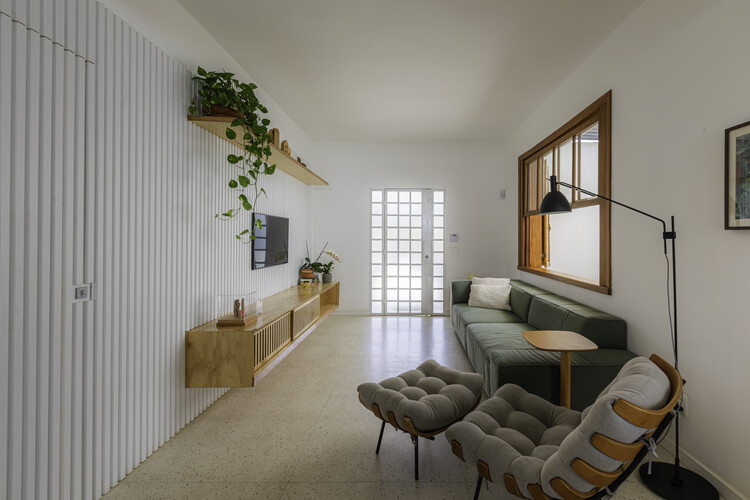 Casa Zurick / plano livre - Fotografia de Interiores, Sala de Estar, Madeira, Iluminação, Cadeira