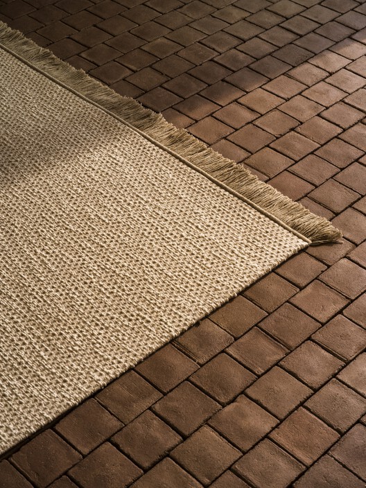 Rugs as Woven Memory: How Origin and Materiality Shape Interiors - Image 14 of 21