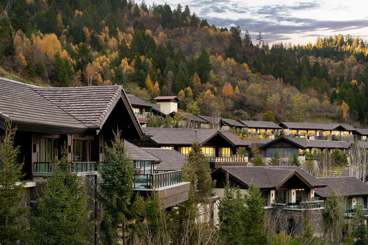 九寨沟日赛谷丽思卡尔顿隐世酒店 / WATG + CSWADI - 建筑图, 森林