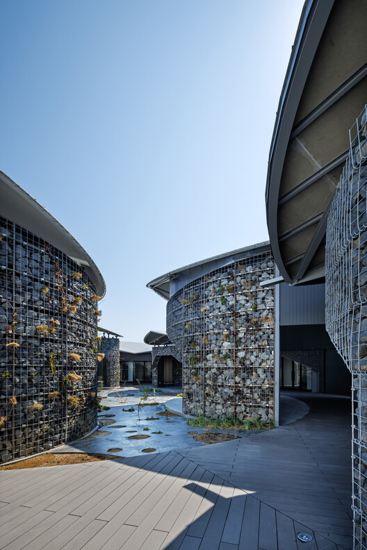 Pavilhão da Vida Futura na Expo Osaka 2025 / KOMPAS - Fotografia de Exterior