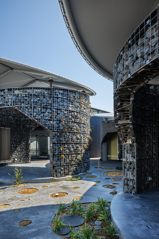 Pavilhão da Vida Futura na Expo Osaka 2025 / KOMPAS - Fotografia de Exterior