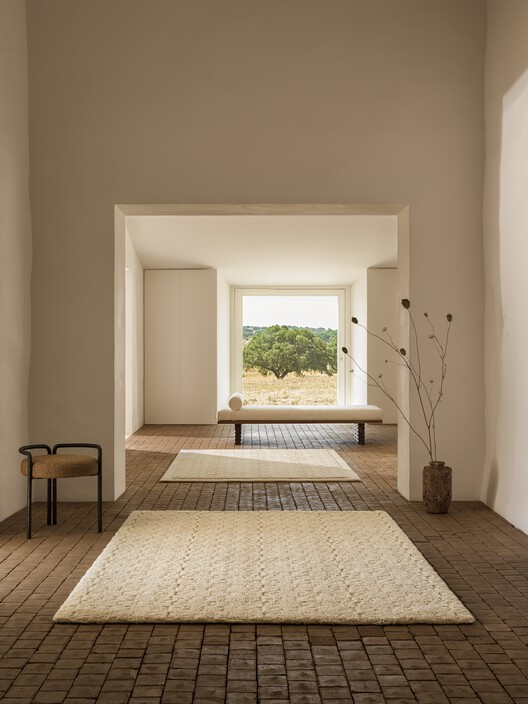 Rugs as Woven Memory: How Origin and Materiality Shape Interiors - Image 20 of 21