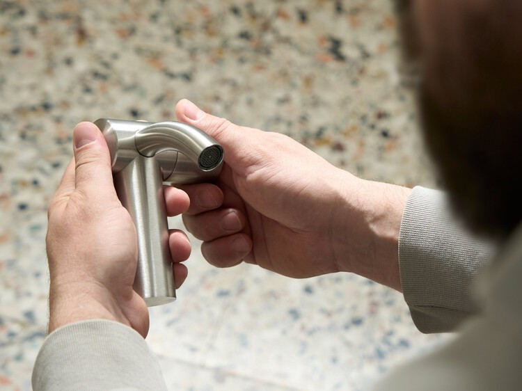 Precision, Purity, and the Poetics of Stainless Steel for Contemporary Bathrooms - Image 1 of 14