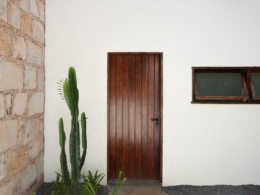 Casa Calumbi / Amanda Neuberger Casa Calumbi / Amanda Neuberger - Fotografia de Interiores, Madeira, Porta
