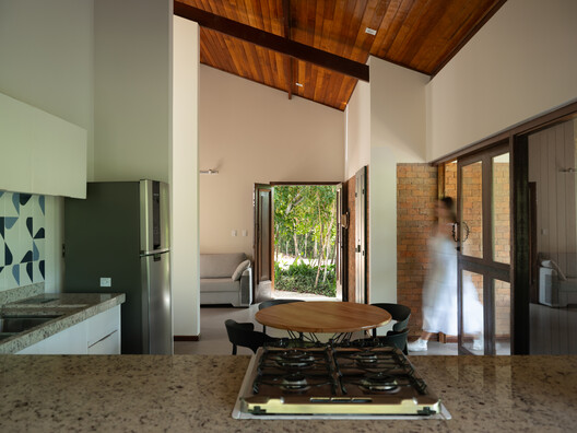 Casa Calumbi / Amanda Neuberger Casa Calumbi / Amanda Neuberger - Fotografia de Interiores, Madeira, Viga, Cadeira