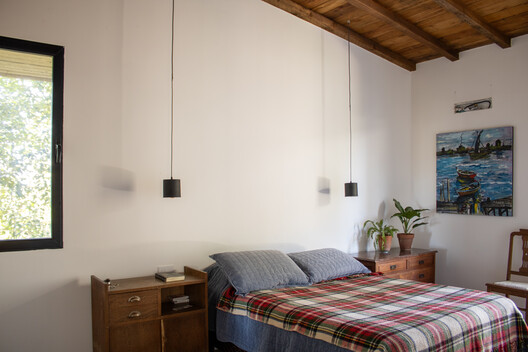 Sister Houses / Simón Albina - Interior Photography, Bedroom, Lighting, Bed