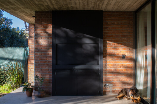 Sister Houses / Simón Albina - Interior Photography, Wood, Brick, Door, Concrete