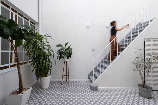 Casa Patio / Herrera Ungaro Arquitectos  - Fotografía interior, Escaleras, Barandas