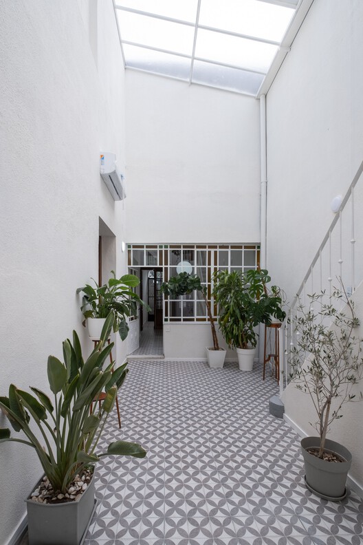 Casa Patio / Herrera Ungaro Arquitectos  - Fotografía interior, Concreto, Patio interior