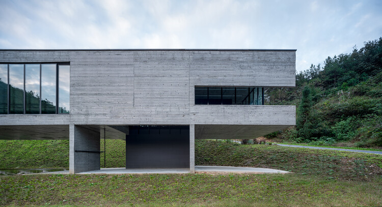 Centro de visitantes de Wudang/Moguang Studio Mountain - fotografía exterior, hormigón