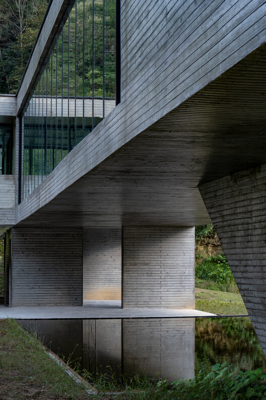 Centro de visitantes de Wudang/Moguang Studio Mountain-Foto 18 de 32