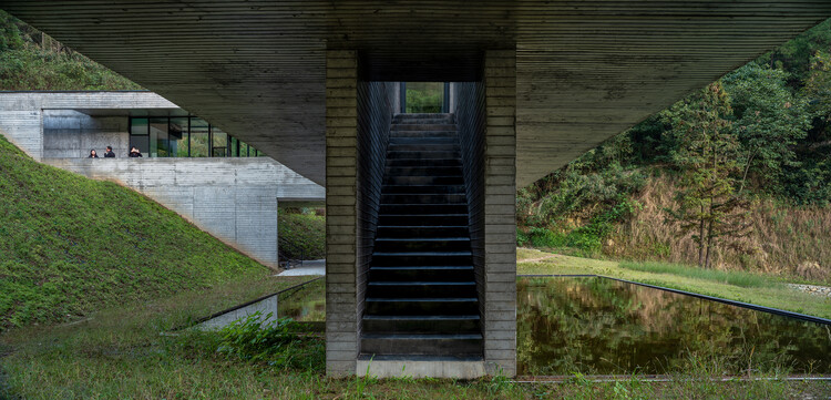 Centro de visitantes de Wudang/Moguang Studio Mountain – Imagen 14 de 32