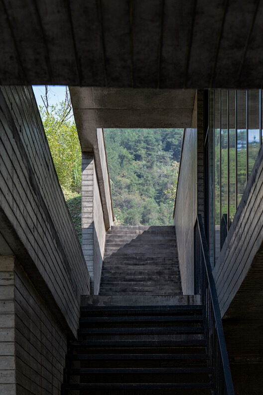 Centro de visitantes de Wudang/Moguang Studio Mountain – Imagen 15 de 32