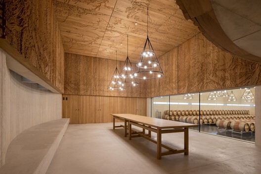 Bodega Bélair-Monange / Herzog & de Meuron - Fotografía interior, Madera, Iluminación