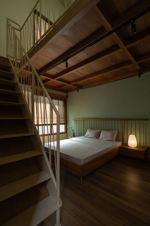 Casa de la Tía Cuatro / AHA Architects - Fotografía interior, Dormitorio, Madera, Iluminación